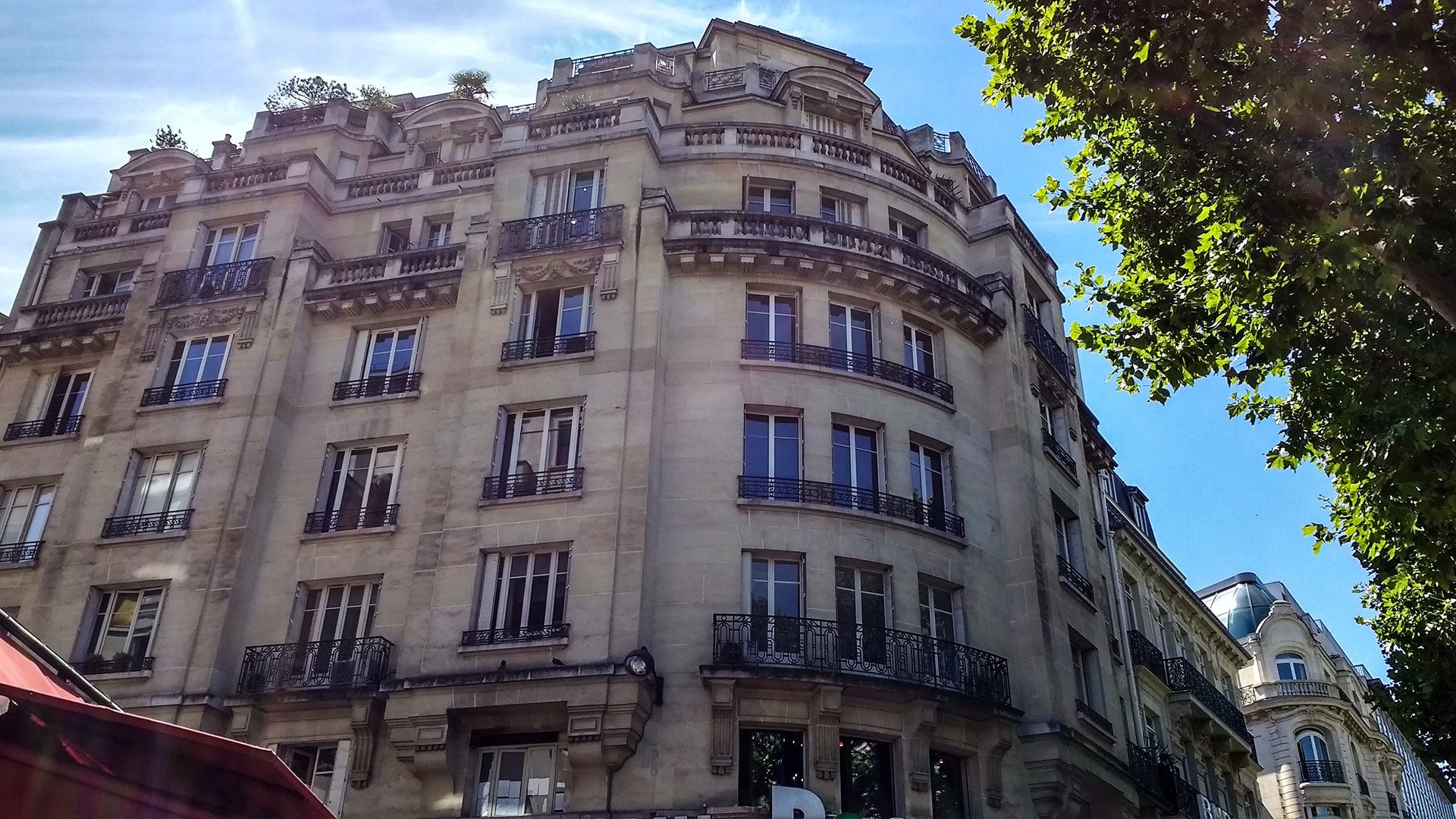 Paris translation office